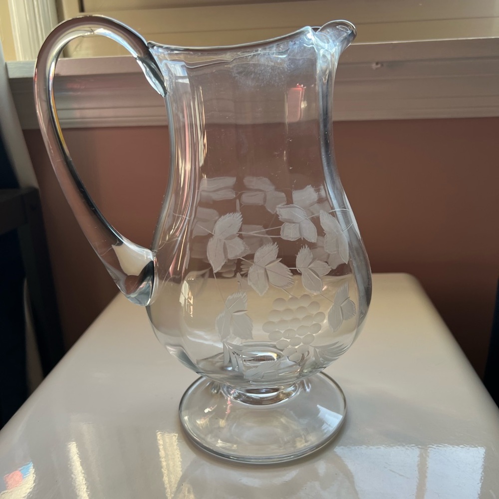 Fifth Avenue‎ Crystal Ltd Large Etched Leaf Pitcher
